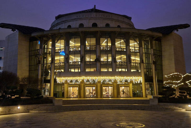 Sz�nh�zl�togat�s: B�nk b�n