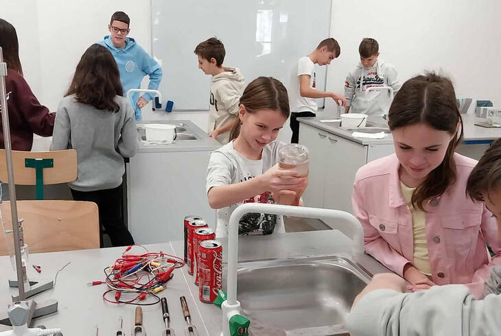 Jtkos ksrletek - nylt labornap az szi sznetben (2025. oktber 28.)