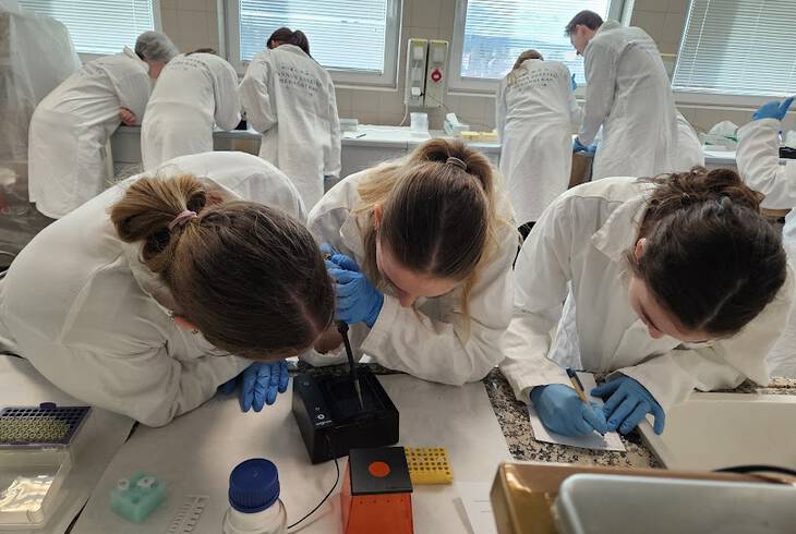 2026-02-13 Laborgyakorlat a Pannon Egyetem M�rn�ki Kar�n