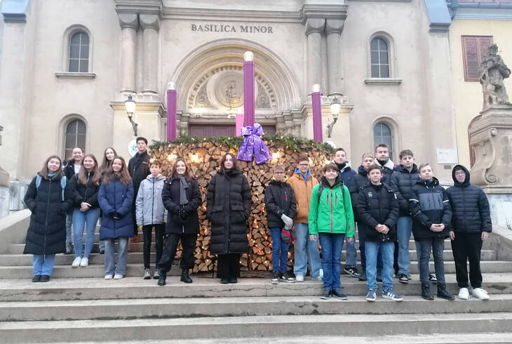 �nnepi t�rt�nelem�ra a keszthelyi karmelita bazilik�ban