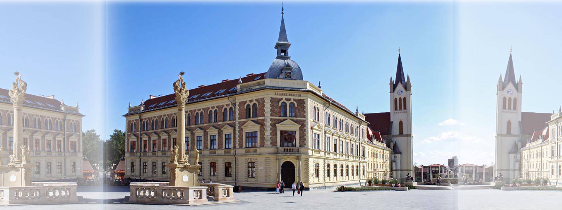 Az iskola főépülete (2012)